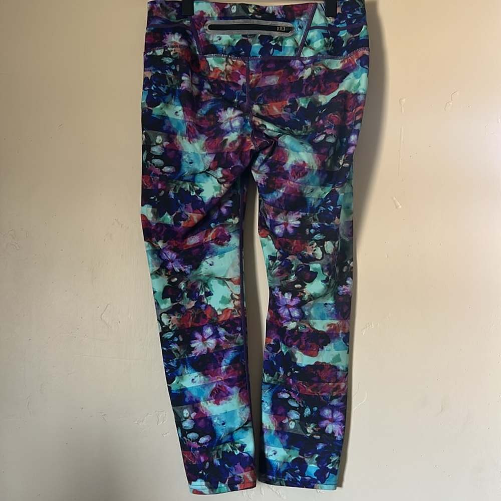Athleta Floral Watercolor Leggings in Teal, Purple, Blue - Picture 4 of 7